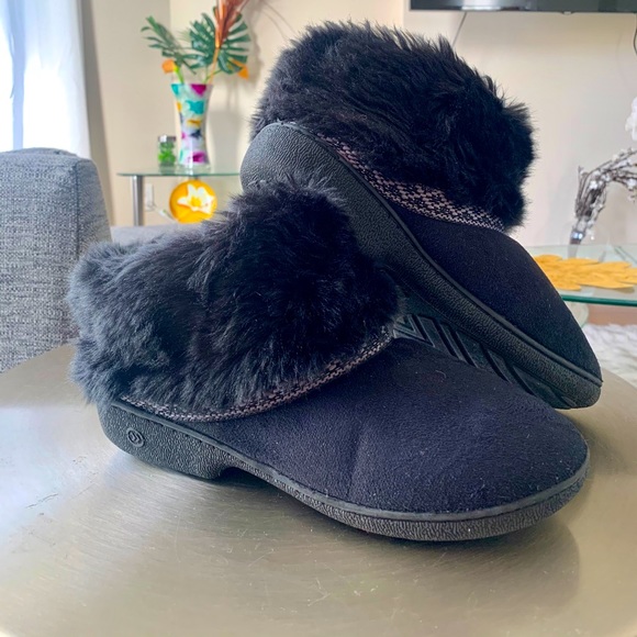 isotoner Shoes - ISOTONER 8.5-9MICROFIBER ANKLE BOOTIE BOOT SLIPPER